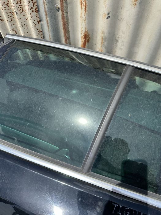 Задна лява врата Vw Tiguan 2008-14год с лека забележка