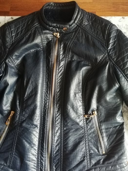 Geaca cu blanita în interior