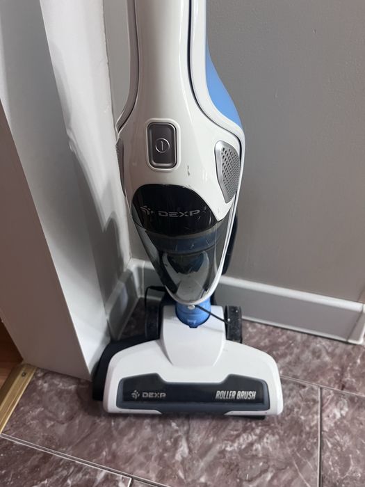 Пылесос вертикальный