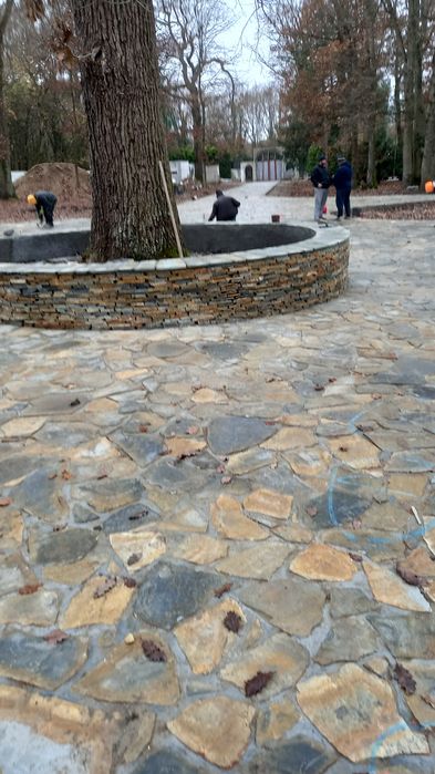 Vând piatra cubica și montez Vând piatra de munte și montez ecsperient