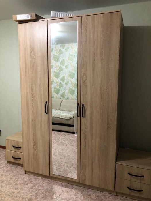 Продам шкаф в хорошем состояний Вместительный,аккуратный,