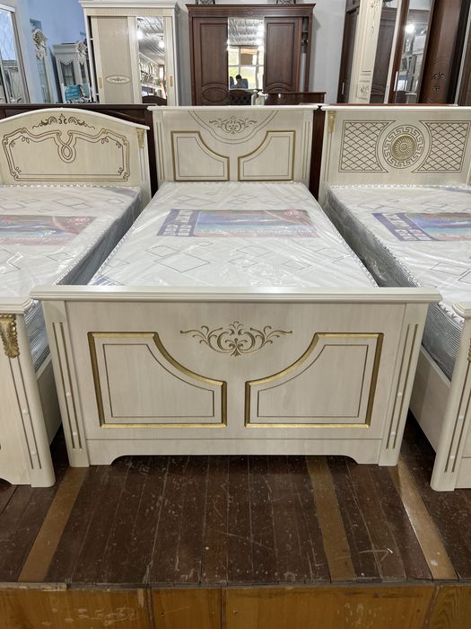 Крават  на скидке 100% МДФ  С матрасом ( Глория)