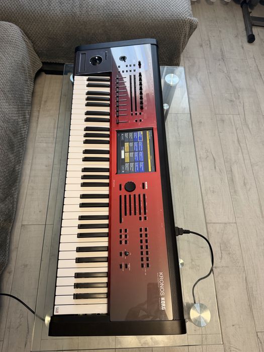 Korg kronos 3 с гаранция 20 месеца остатъчна