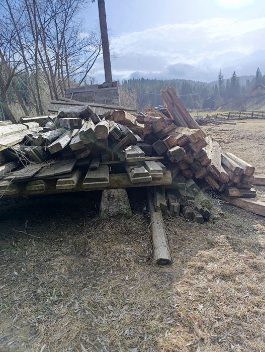 Vând lemn uscat din demolari
