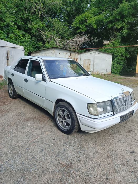 Mercedes-Benz w124