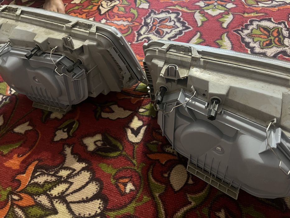 Продам линзы на мерседес 124