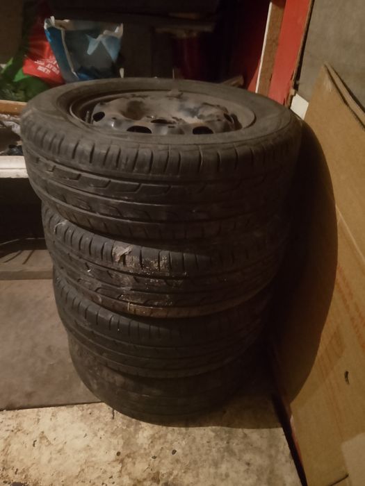 Продам колеса сборе на 14,185,65 на штампах диске на 17
