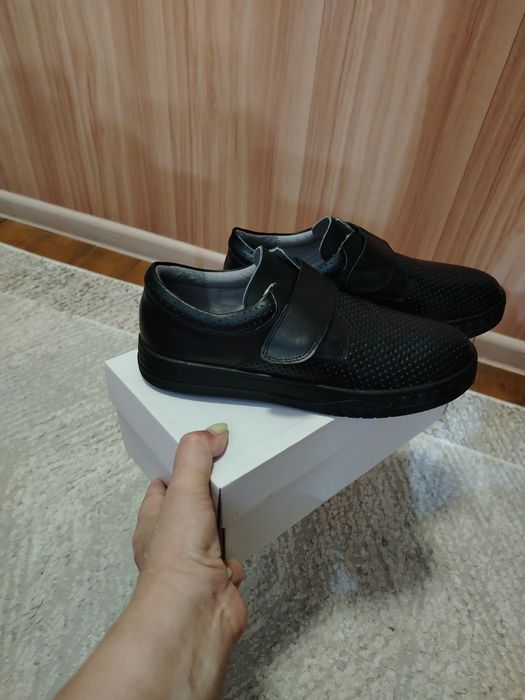 Туфли новые 37 размер на мальчика