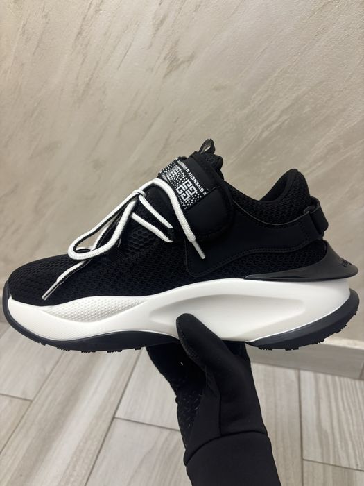 Adidasi Givenchy Paris