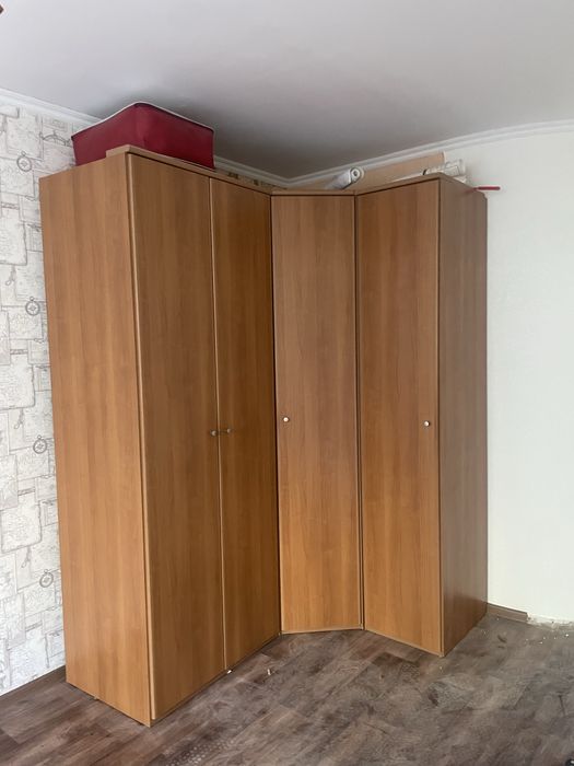 Продам шкаф в Отличном состояний!