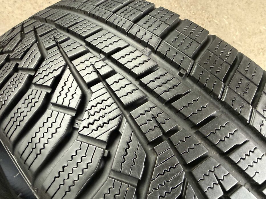 2x Anvelope iarna 205/60 r16 runflat - Hankook Winter I Cept Evo 2 HRS