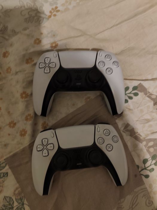 PlayStation 5 (PS5) Disc Edition – 657 GB + 2 джойстика + игри
Продава