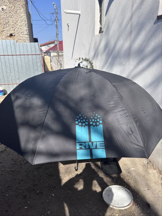 Vând umbrela RIVE !