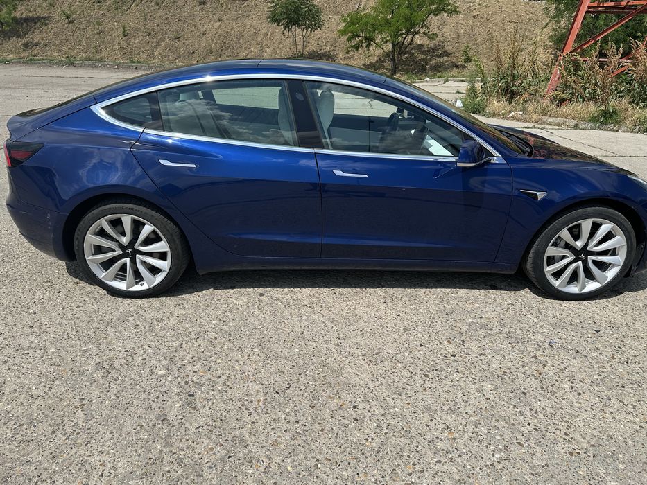 Tesla Model 3 Long Range AWD 2019