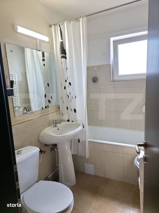 Apartament 3 camere, decomandat 64.20 mp, zona 1 Mai - Insula