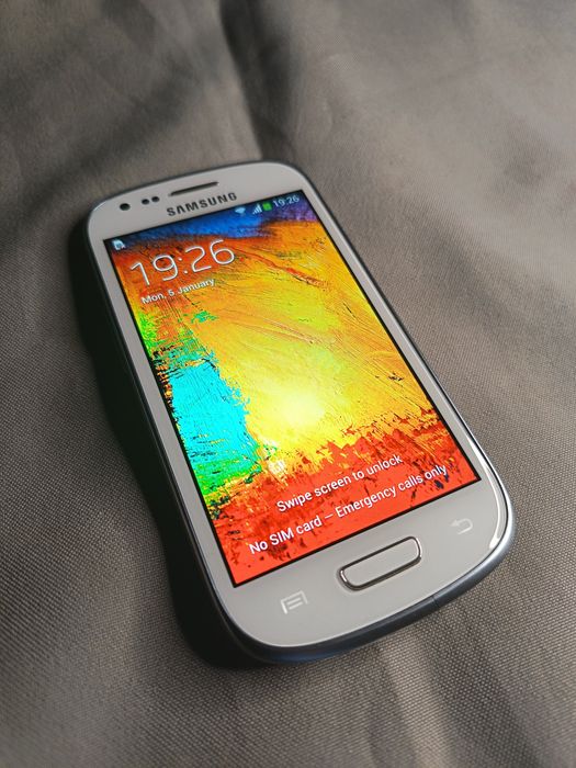 Vând Samsung Galaxy S3 mini value edition