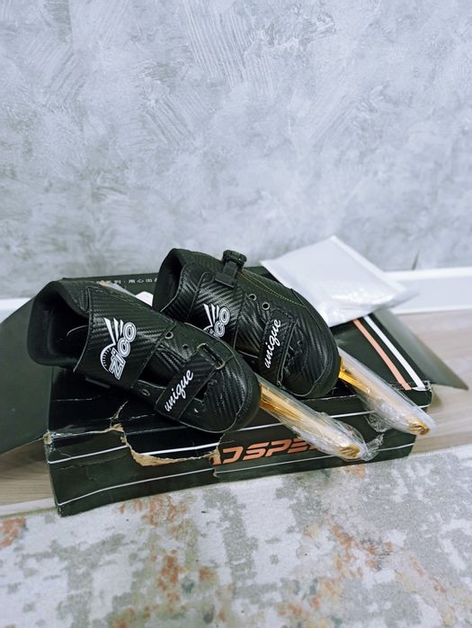 Продается новые коньки