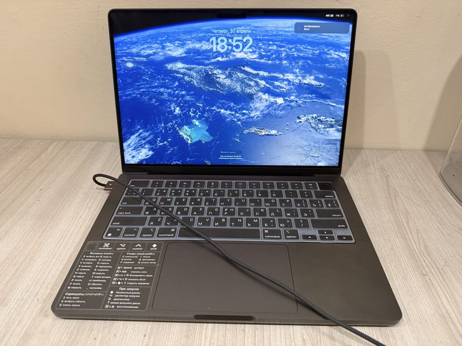 Продам MacBook PRO 14 M3/18/512 BLACK