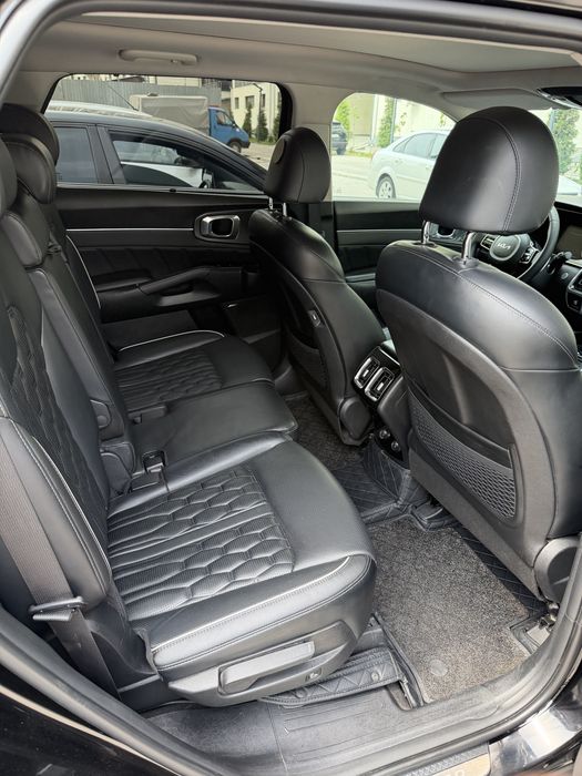 Kia sorento sotiladi 2023 qora 3,5mator