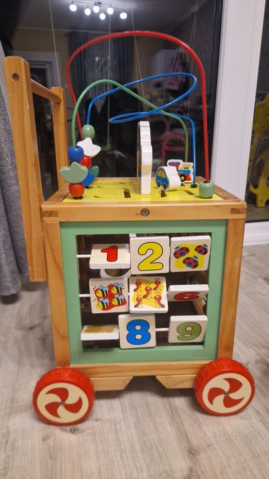 Antemergator lemn/Centru joaca montessori