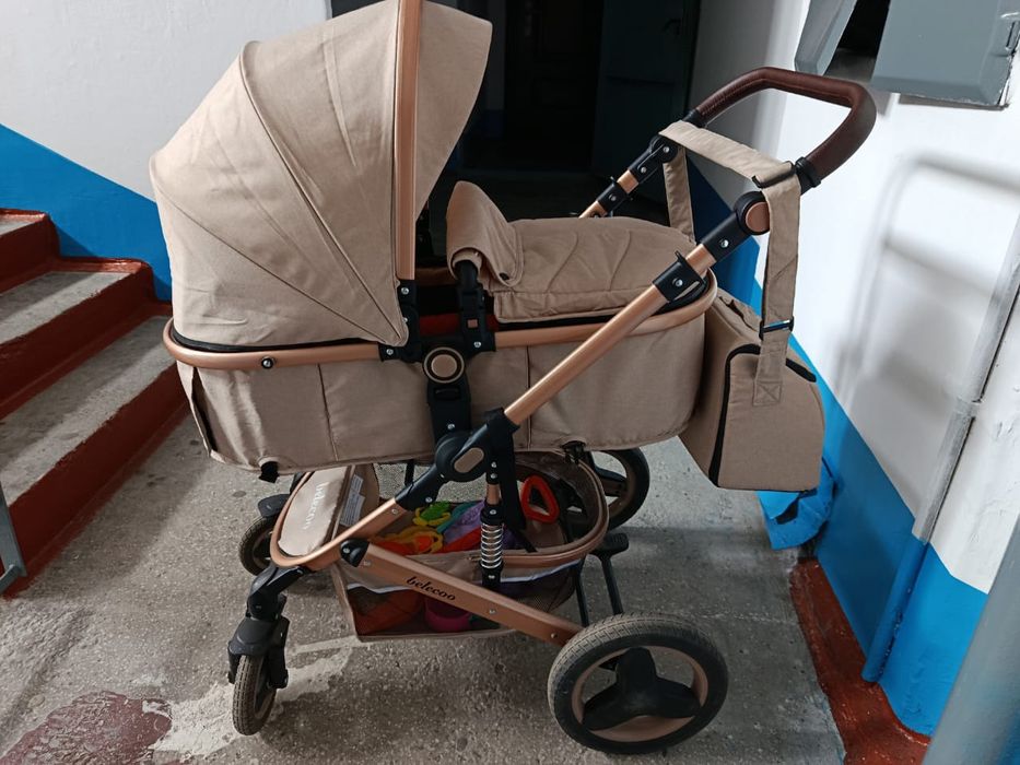 Продам коляску 6-7 месяцев