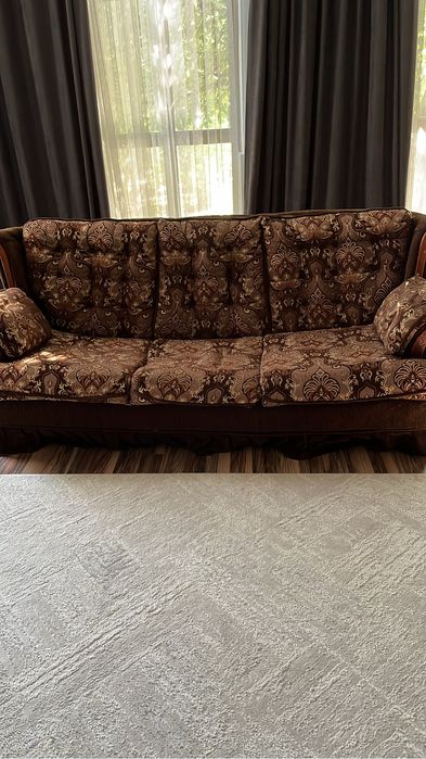 Диван с двумя креслами