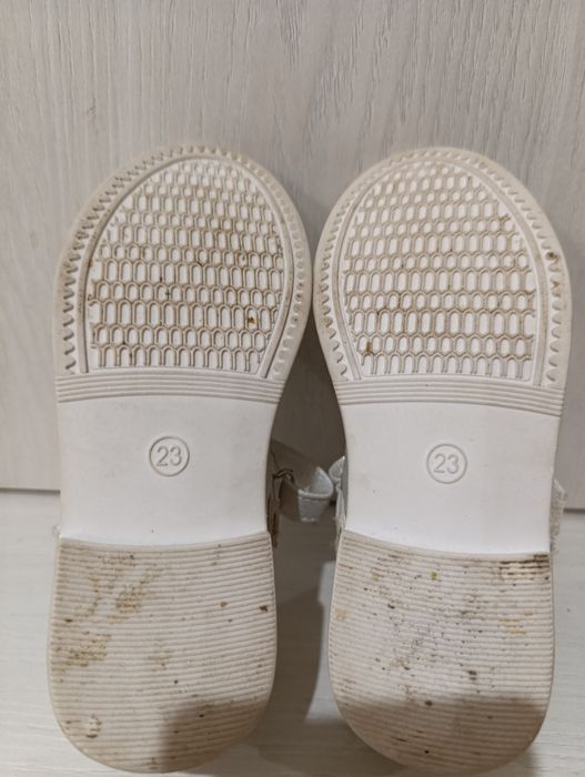 Продам туфли для девочки