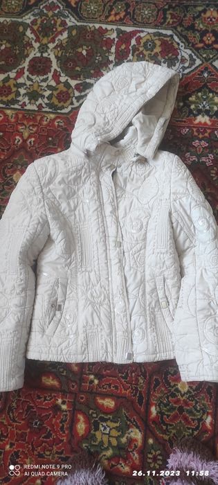 Продам куртку демисезонную.
