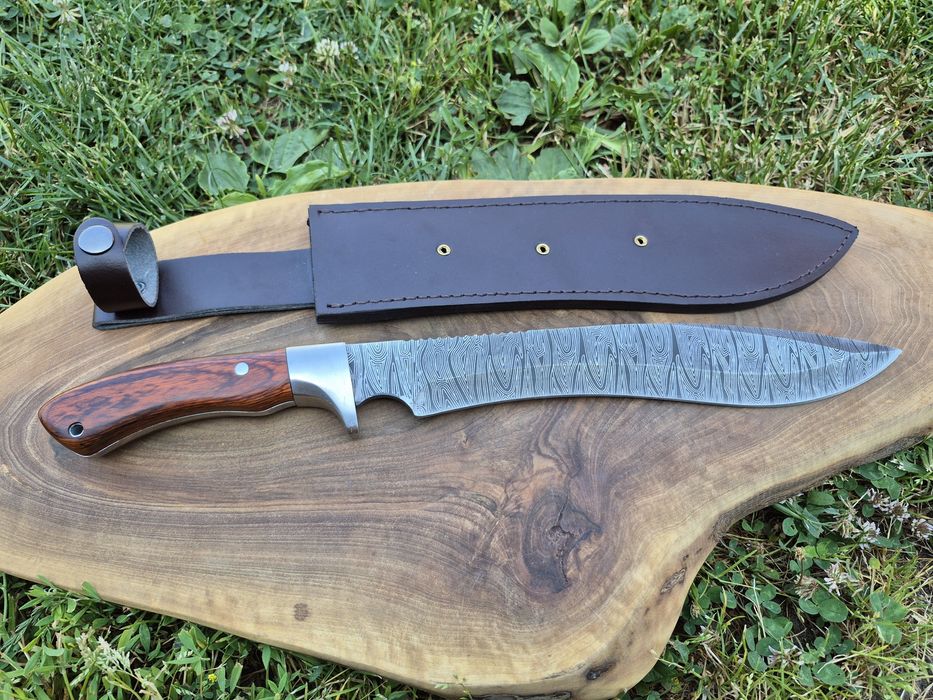 Голям ловен нож с кожена кания,LN452