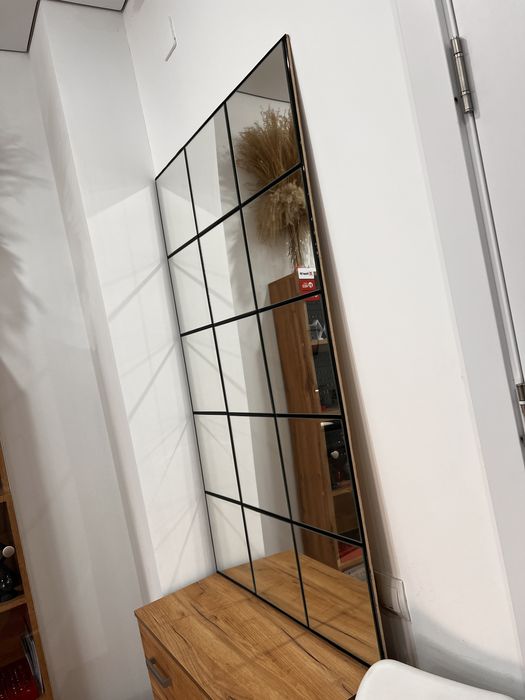 Стильное зеркало