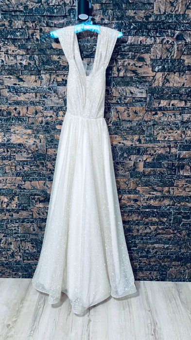 Rochie Crem cu Sclipici Lungă Elegantă pentru nunta
