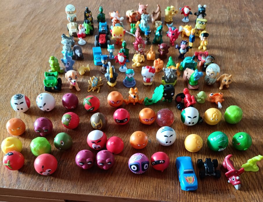 Играчки от шоколадови яйца и други