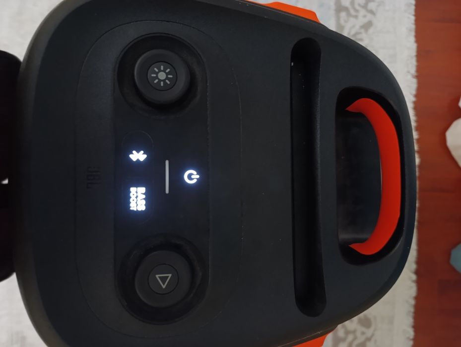 JBL PARTYBOX 110 с микрофоном