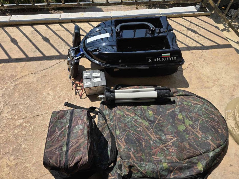 Дистанционна лодка (радио управление) пълен комплект