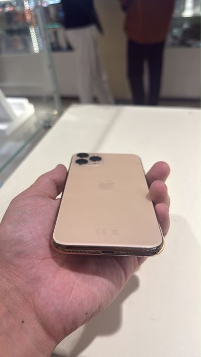 Продаю iPhone 11 Pro 256 ГБ