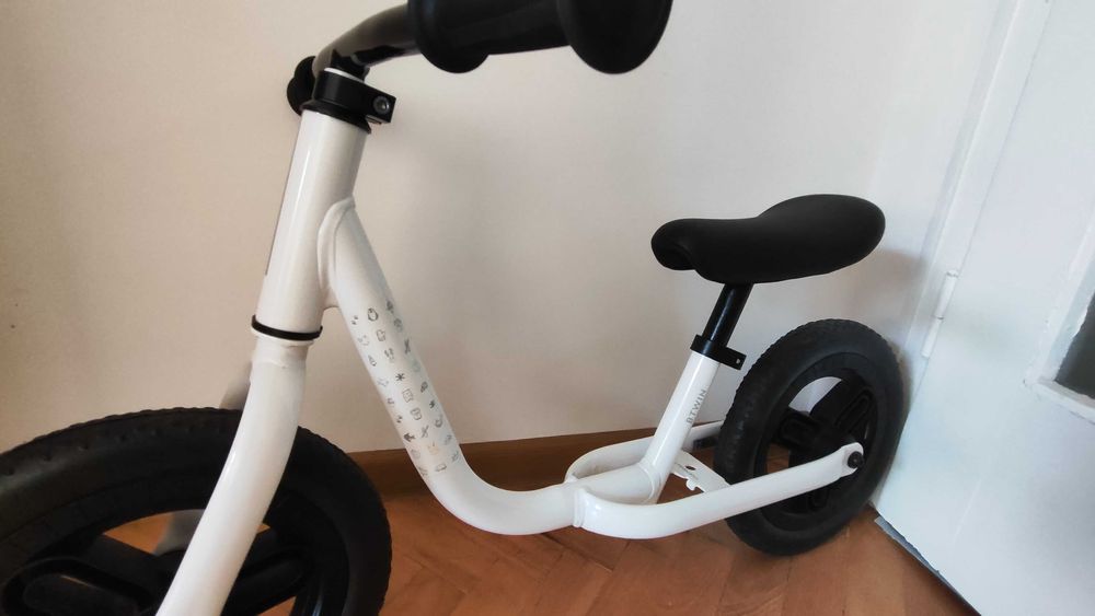 Детско баланс колело RUNRIDE 100, 10 инча бяло/черно