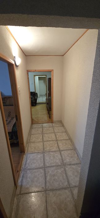 Inchiriez 3 camere bloc vechi