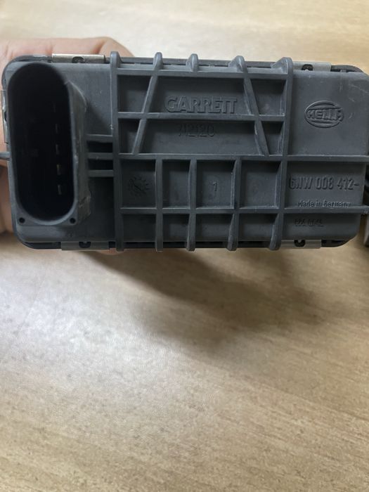Актуатор турбо 6NW 008 412 Hella  G-221 , G149  Garet 712120