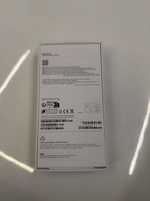 Като нов Iphone 17 pro Deep Blue 256 GB