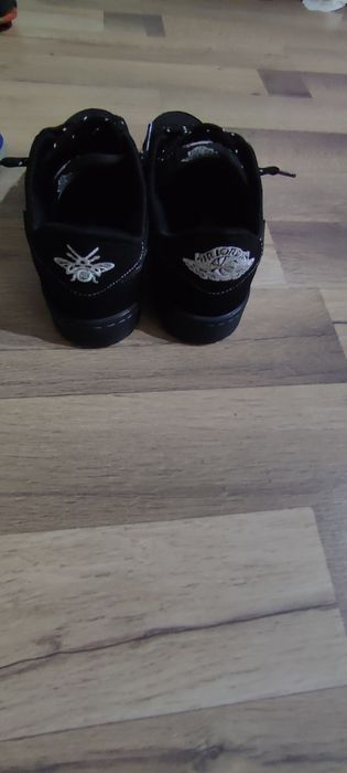 Vând Jordan low travis scott