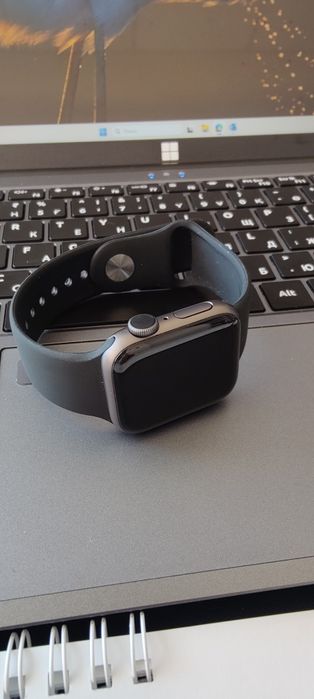 Apple watch series 4 space gray