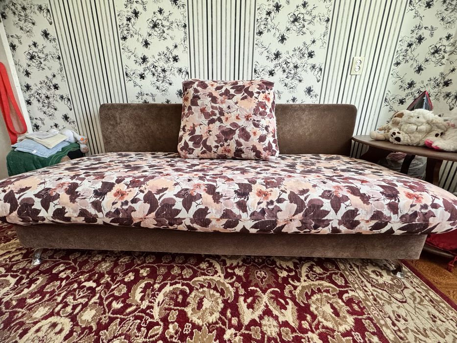 Продается диван полуторка