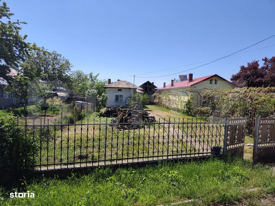 Casa in Gaesti, 3 dormitoare, teren 2000 mp 62000Euro