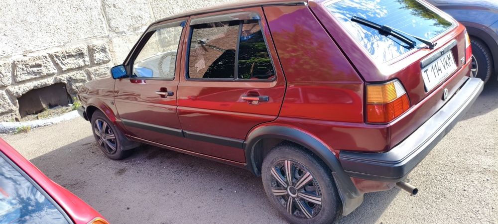 Продаем volkswagen golf 2 1990 года.
