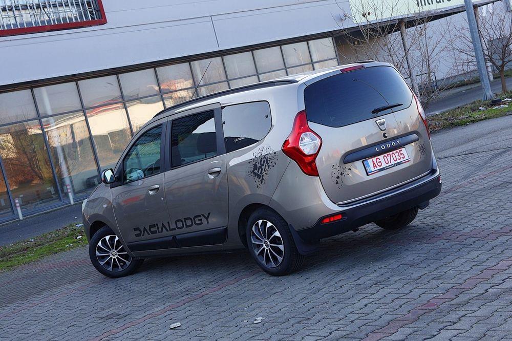 Dacia Lodgy 1.6 benzina // 7 Locuri //Germania