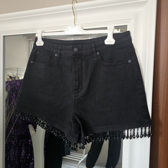 Къс черен дънков панталон/шорти, размер 25 S, 30 и 31 L, с кристали!Къ