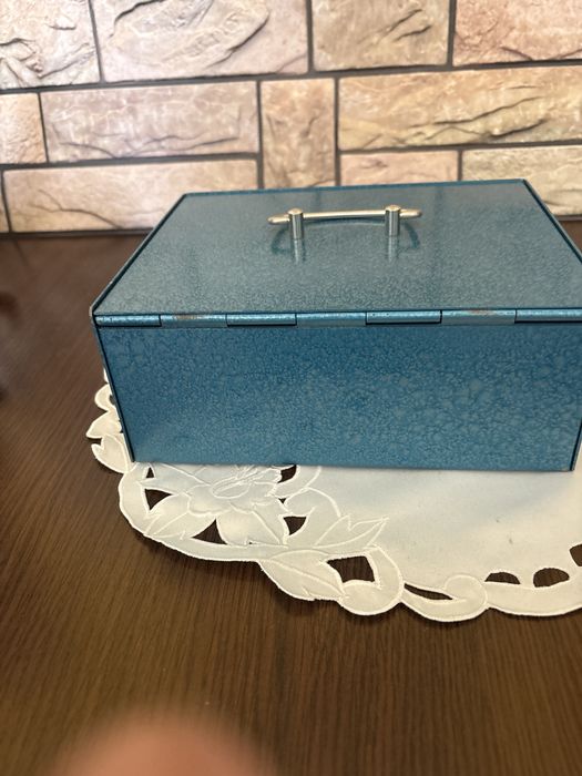 Метална каса за банкноти и монети