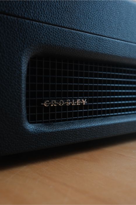 грамофон Crosley Voyager (CR8017B-BK4)