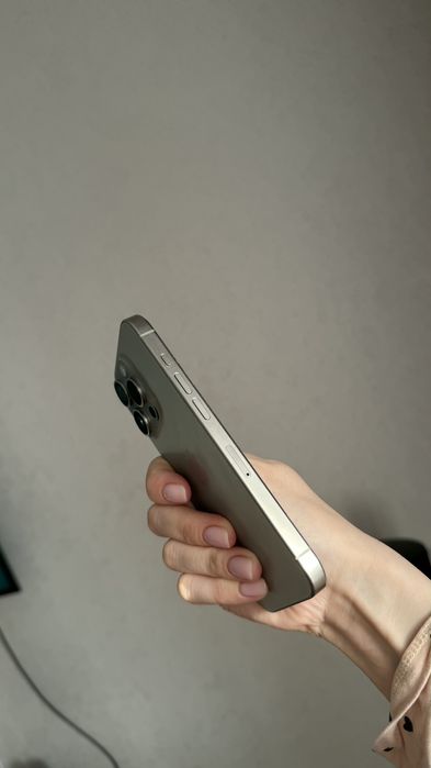 Продам iPhone 15 pro 128 гб