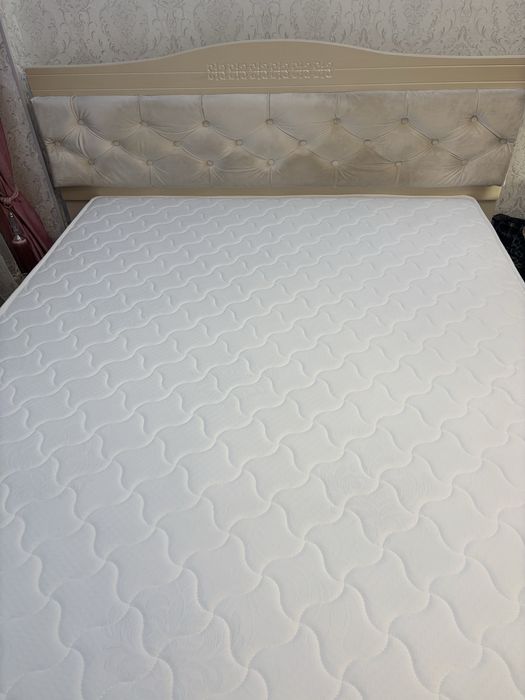 кровать с ортопедическим матрасом